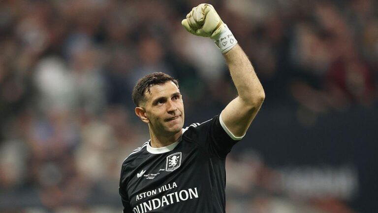 Chelsea Agree £7.5m Deal for Emiliano Martínez as Aston Villa Star Heads to Stamford Bridge