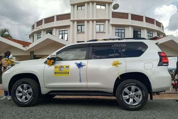 Batooro Gift Omusuuga Shs180m Land Cruiser for ‘Standing Firm’ During Tooro Succession